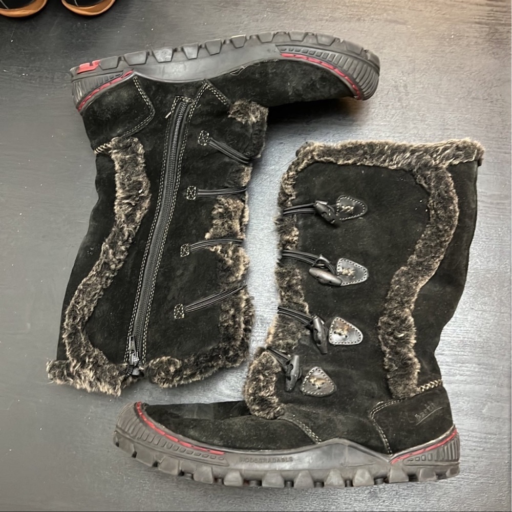 Earth Kals Technology fur boots size 10